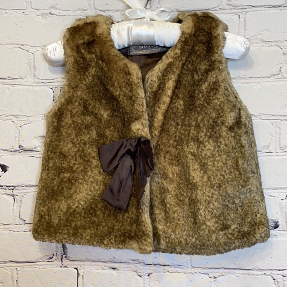 Old Navy Fur Vest Size 5T